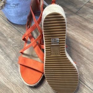 NWOT... Eileen Fisher SIZE: 6  strapped espadrille